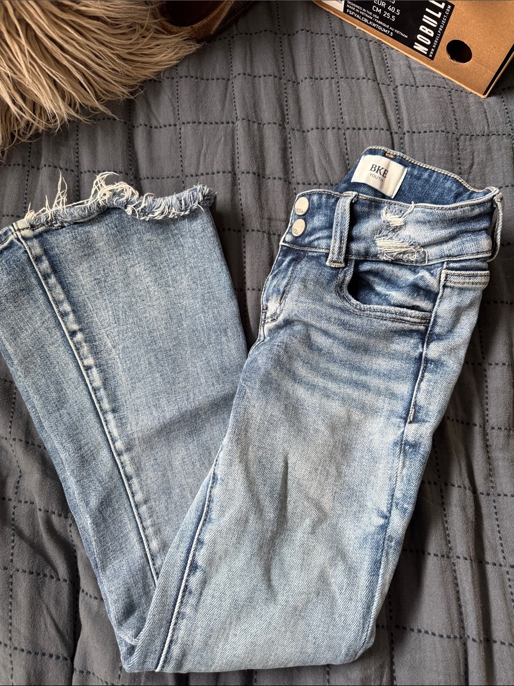 BKE youth Light Blue Ankle Crop Distressed Jeans